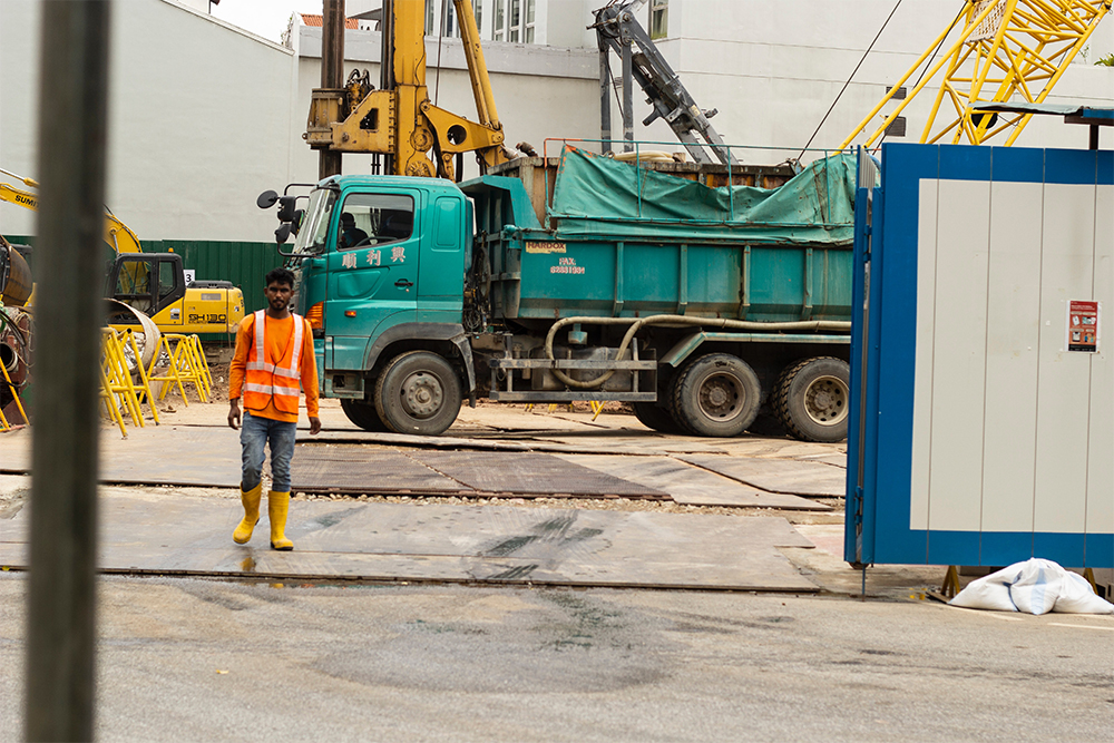 7 Benefícios de alugar um container e um banheiro no canteiro de obras