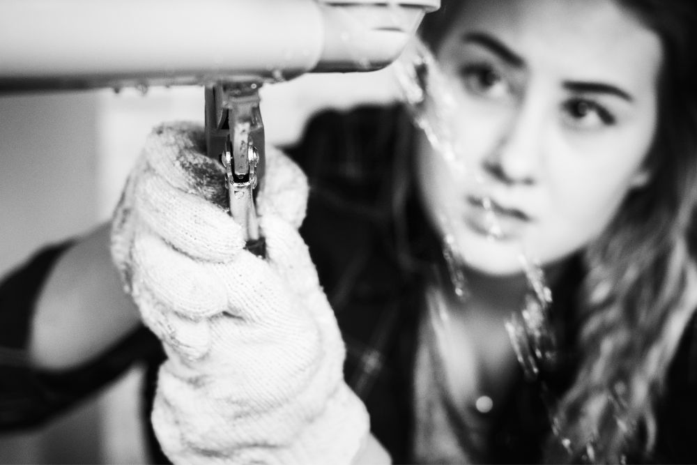 Caça Vazamentos: Detectando Problemas Invisíveis para Preservar seu Lar