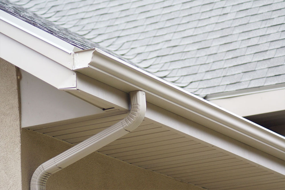 Calhas e rufos podem evitar infiltrações