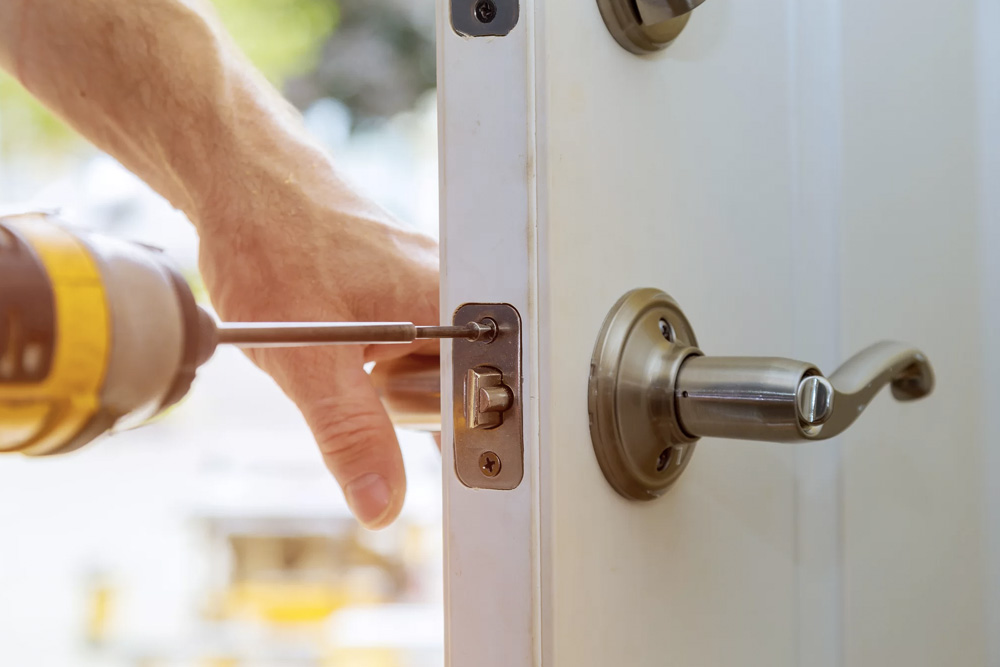 Como escolher as ferragens para portas?