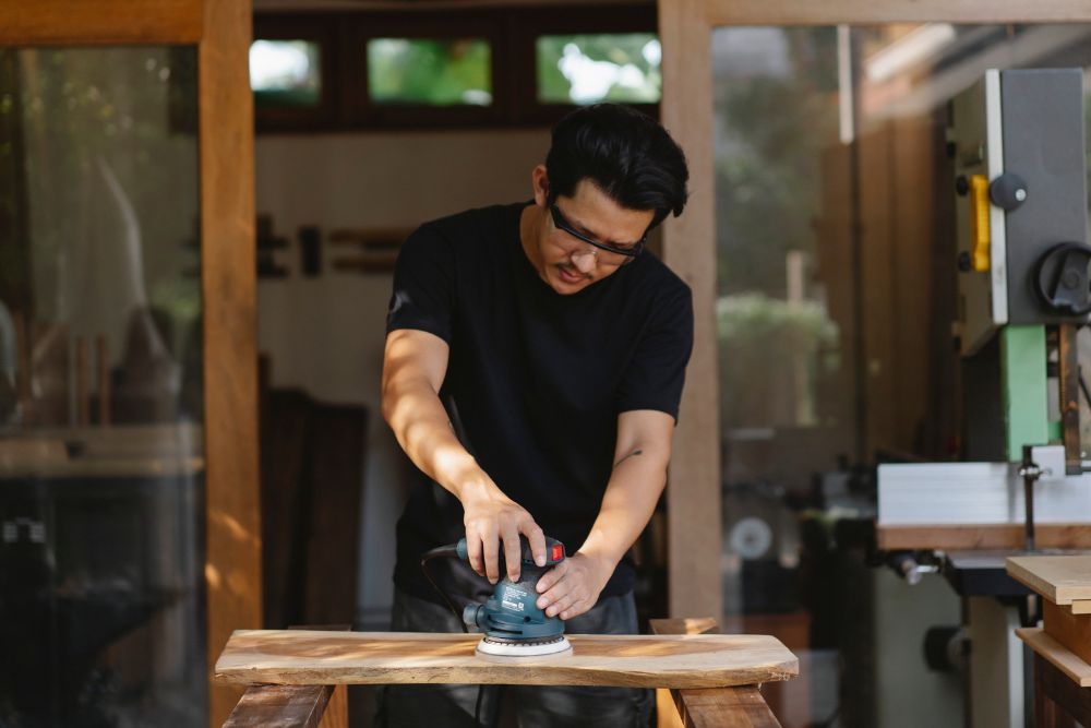 Descubra o acabamento ideal para suas esquadrias de madeira!