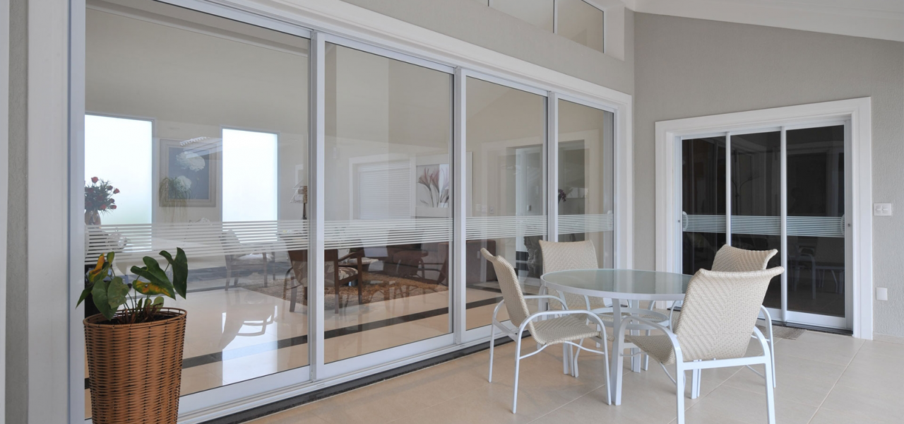 Esquadrias: conheça as principais vantagens de cada tipo