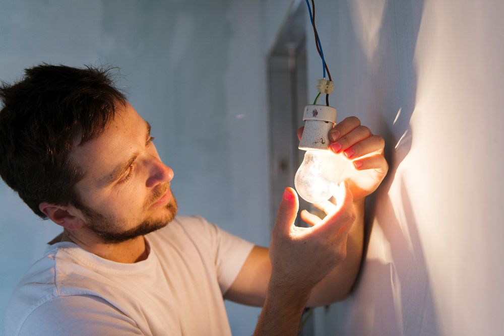 Iluminação eficiente e segura: O que é função do eletricista e do arquiteto?