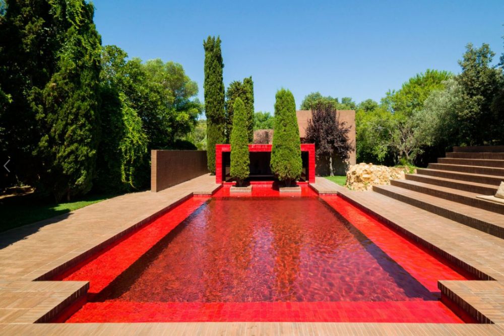 O Segredo das Piscinas Coloridas: Como Obter uma Piscina Vibrante e Atraente