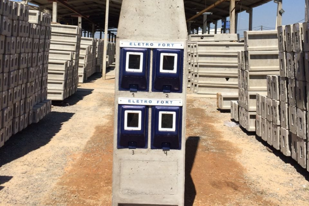 Os Benefícios Inquestionáveis do Uso de Postes Padrão Pré-Moldados