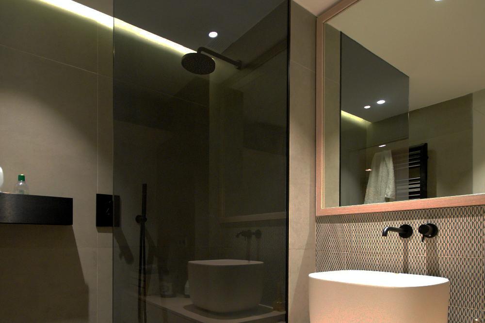 Qual a medida mínima de um box de banheiro?