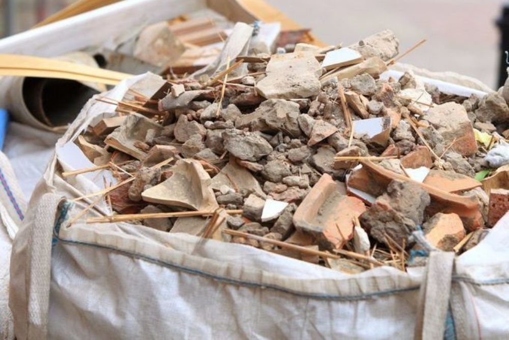 Quem Chamar na Hora de Remover Entulho: Especialistas que Facilitam a sua Obra